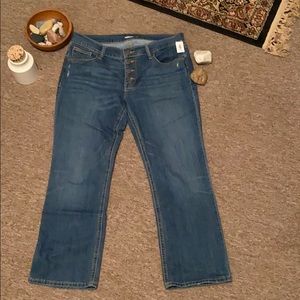Old Navy flare ankle jeans. NWT